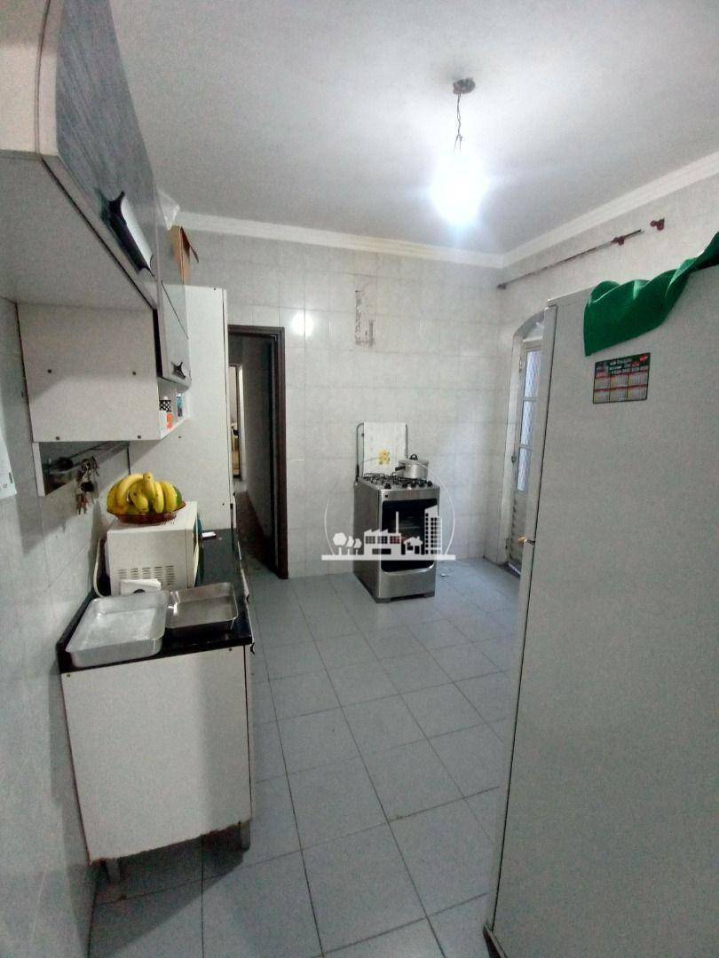 Sobrado à venda com 3 quartos, 231m² - Foto 8