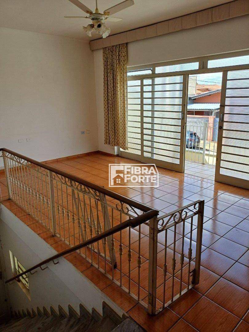 Casa à venda com 3 quartos, 210m² - Foto 6