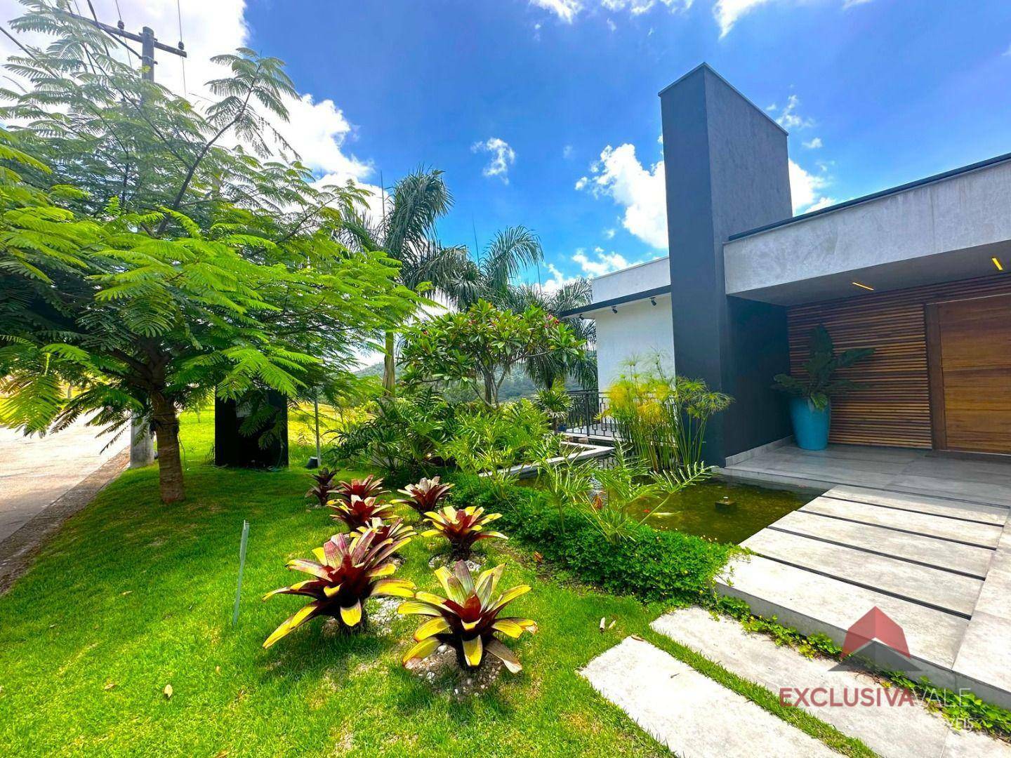 Casa de Condomínio à venda e aluguel com 4 quartos, 480m² - Foto 1
