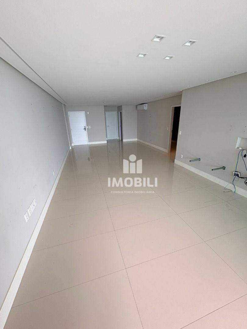 Apartamento, 3 quartos, 250 m² - Foto 2