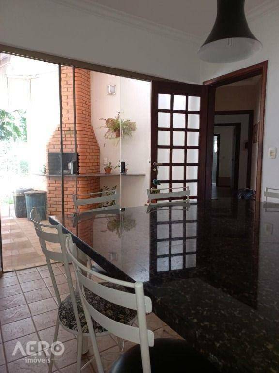 Casa de Condomínio à venda com 4 quartos, 290m² - Foto 22