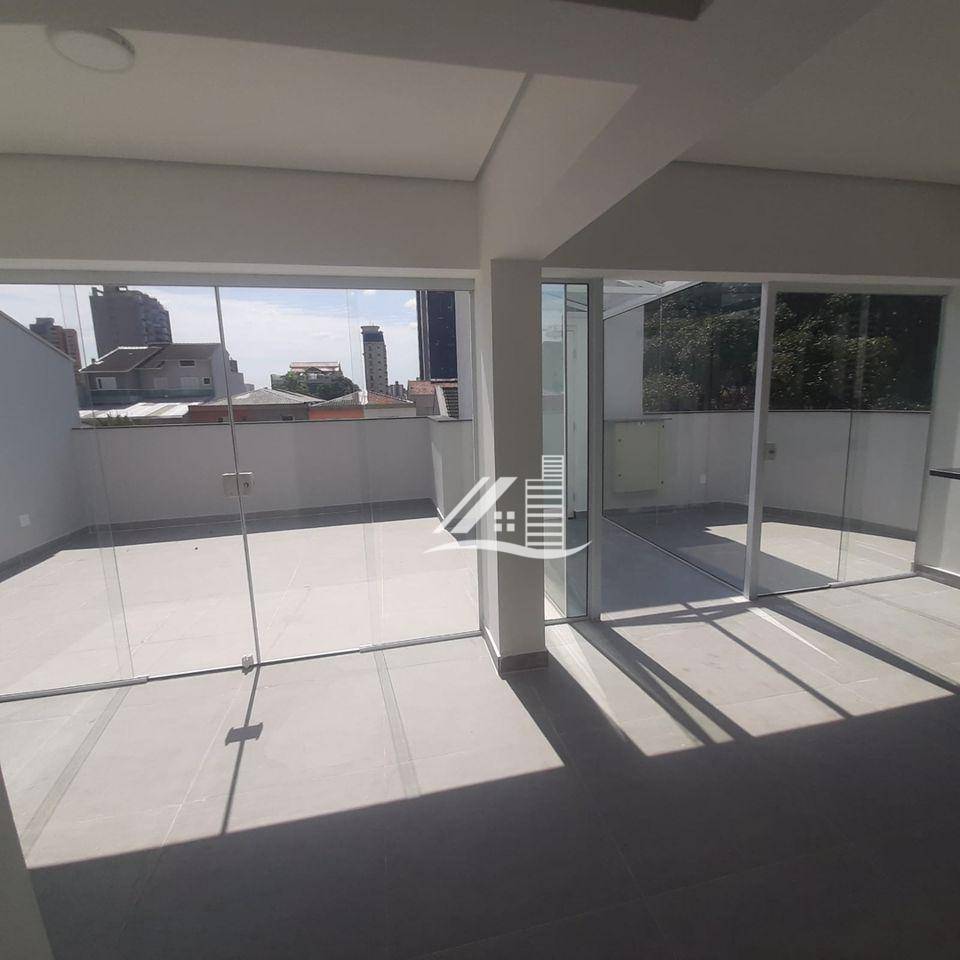 Sobrado à venda com 3 quartos, 304m² - Foto 1