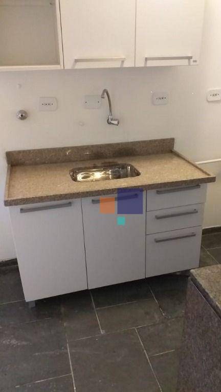 Apartamento para alugar com 1 quarto, 45m² - Foto 18