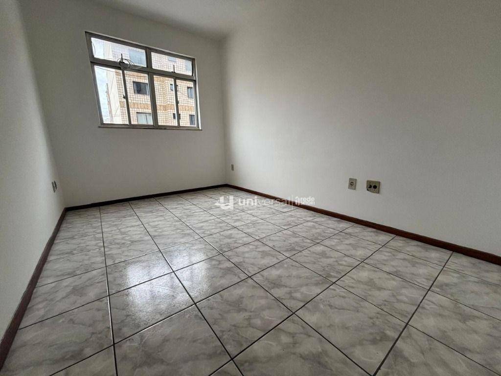 Apartamento para alugar com 2 quartos, 75m² - Foto 8