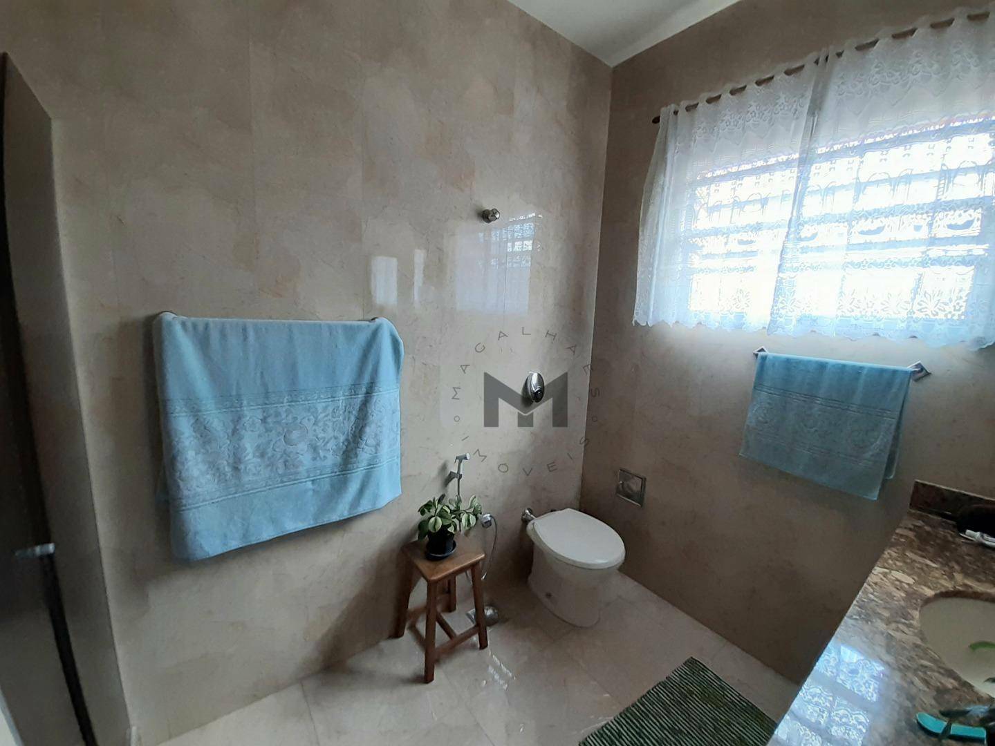 Casa à venda com 3 quartos, 300m² - Foto 8