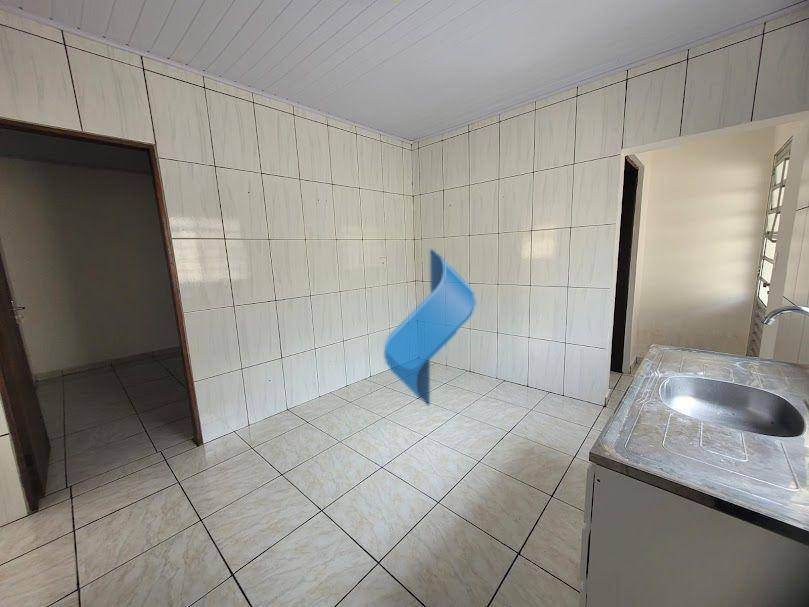 Casa para alugar com 2 quartos, 42m² - Foto 12