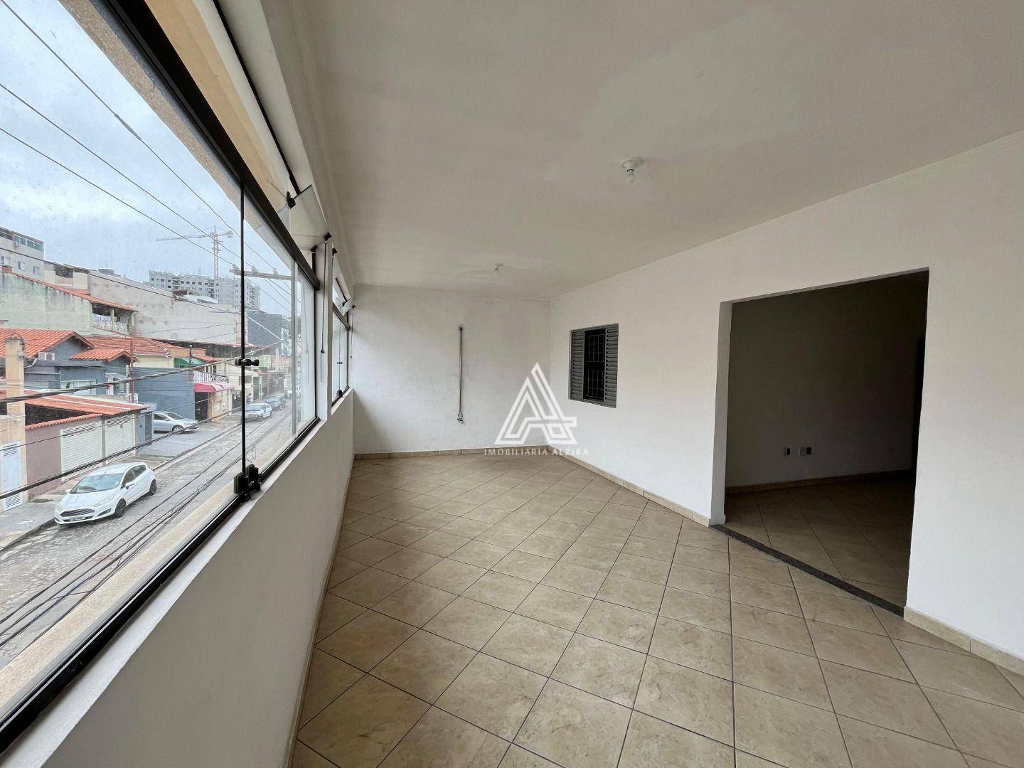 Casa para alugar com 6 quartos, 200m² - Foto 14