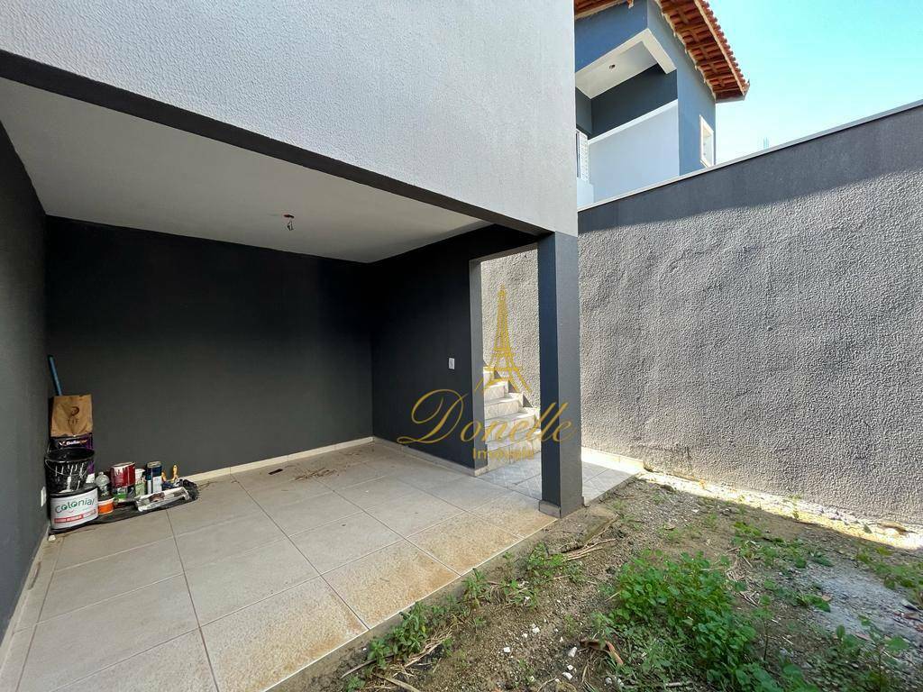 Casa à venda com 2 quartos, 70m² - Foto 14