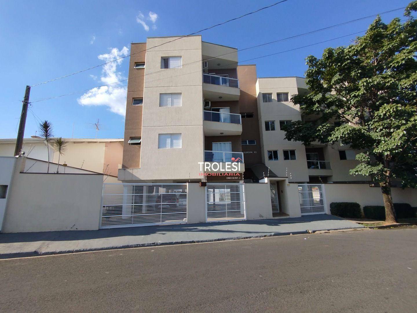 Apartamento à venda com 2 quartos, 71m² - Foto 1