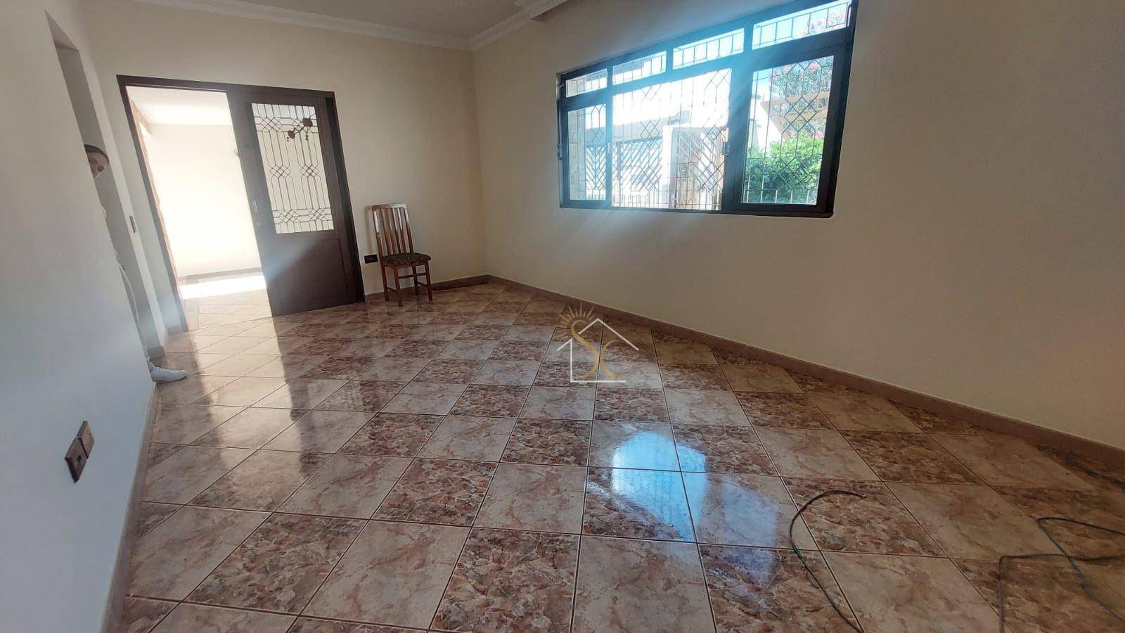 Casa para alugar com 3 quartos, 180m² - Foto 6