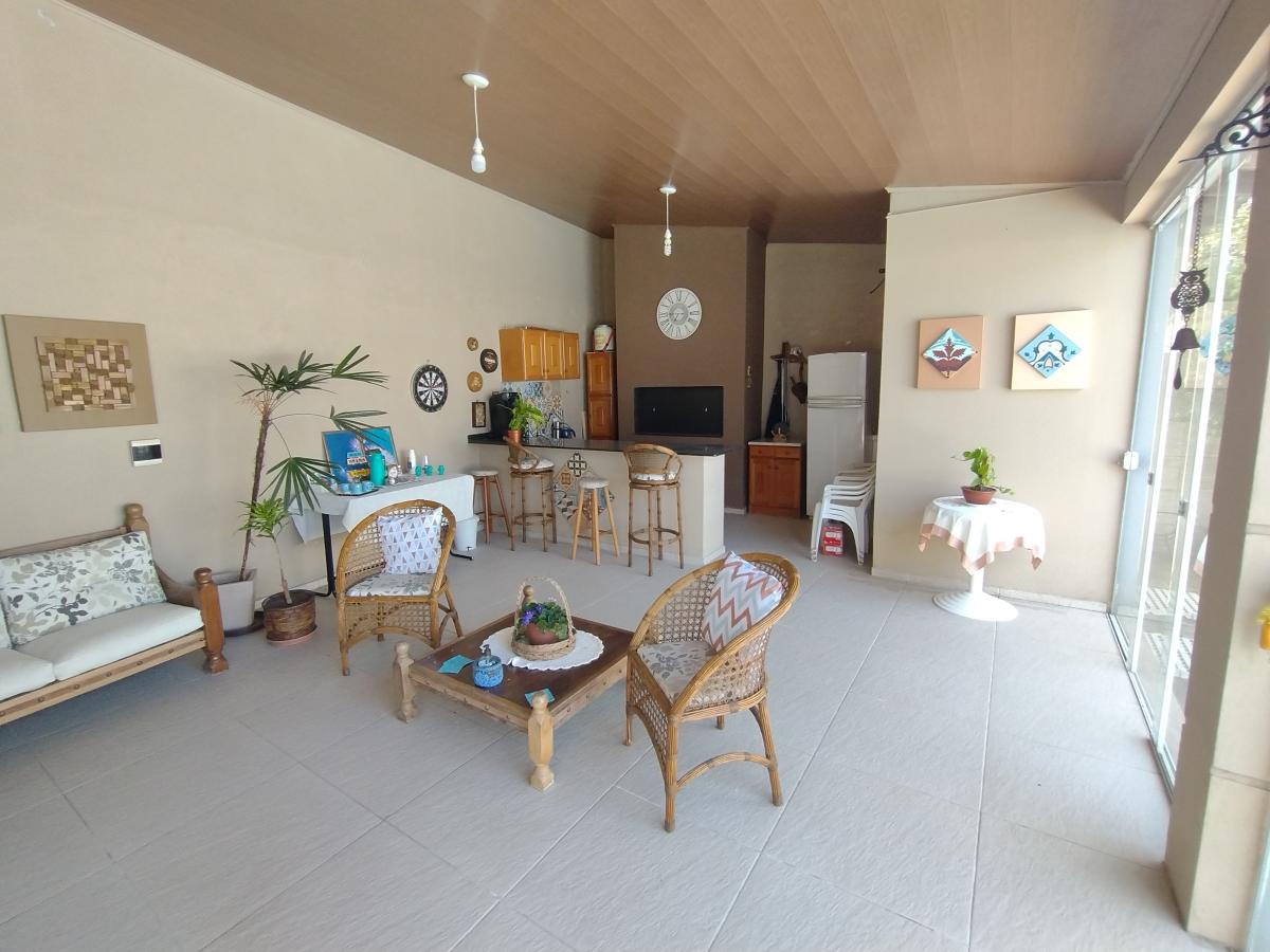 Casa à venda com 3 quartos, 304m² - Foto 16