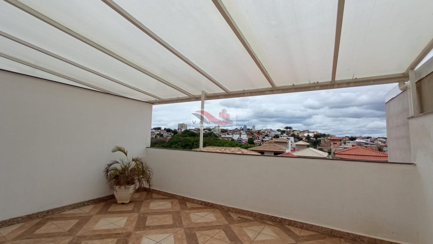 Casa à venda com 4 quartos, 80m² - Foto 45