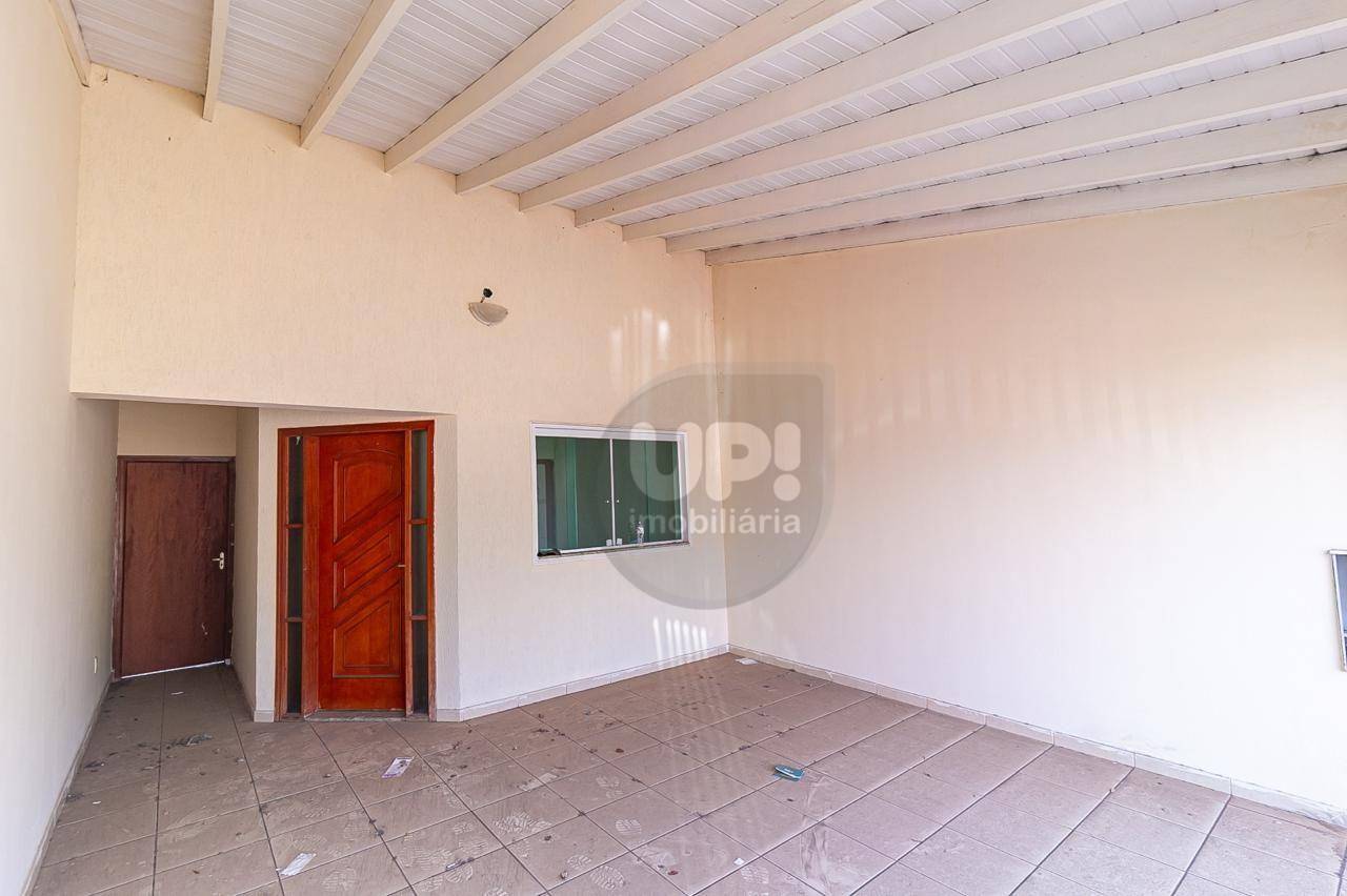 Casa à venda com 3 quartos, 103m² - Foto 1