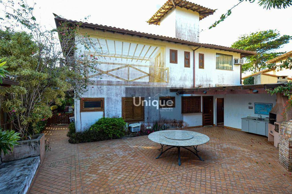 Casa de Condomínio à venda com 4 quartos, 220m² - Foto 34