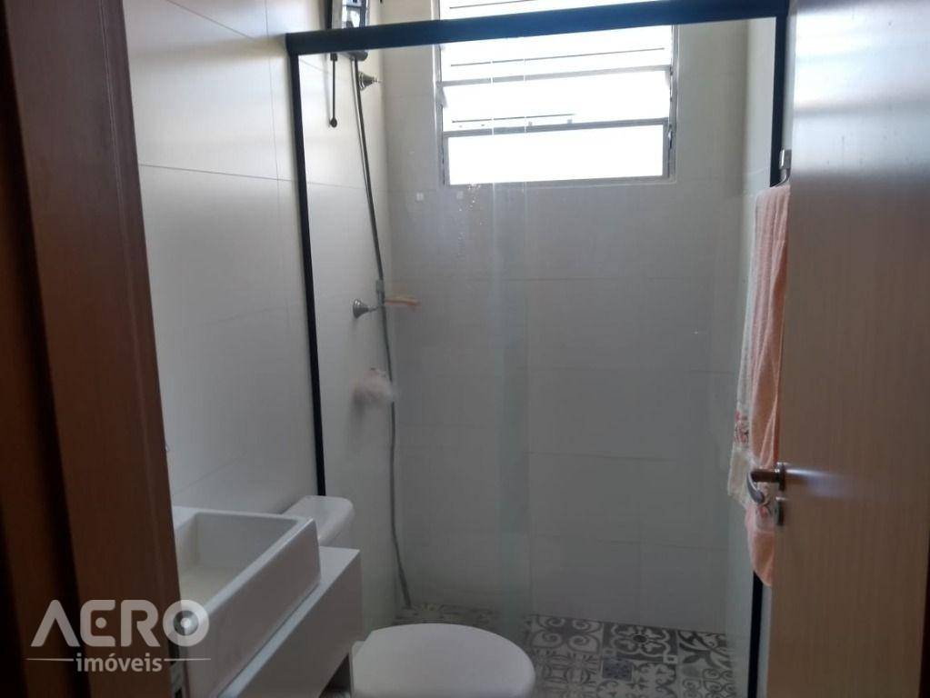 Apartamento à venda com 2 quartos, 42m² - Foto 11