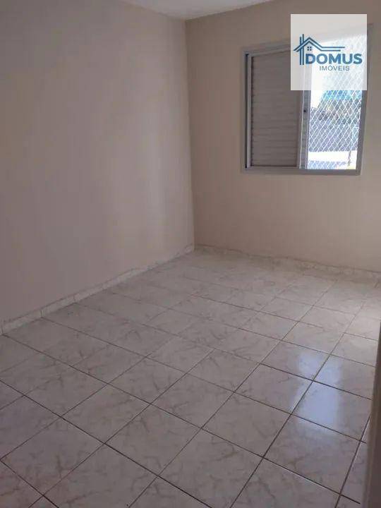 Apartamento à venda com 3 quartos, 76m² - Foto 3