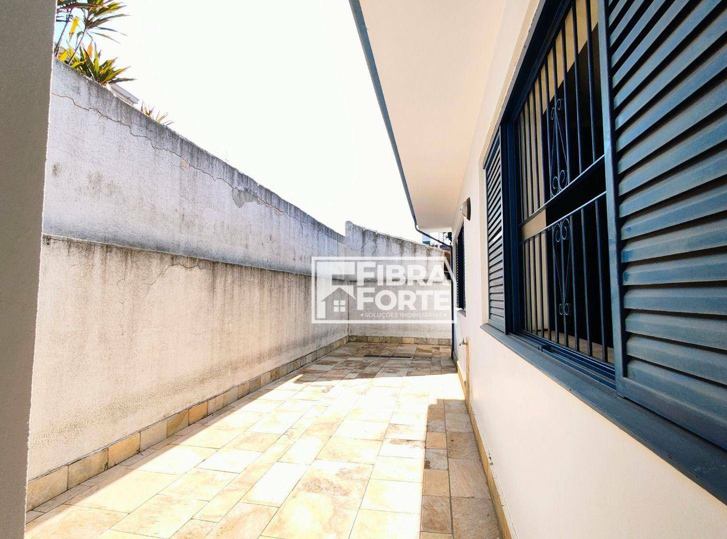 Casa à venda com 4 quartos, 262m² - Foto 30