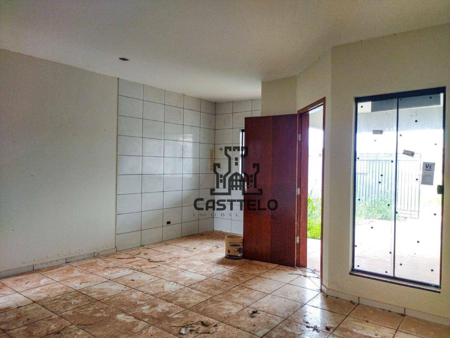 Casa à venda com 2 quartos, 70m² - Foto 1