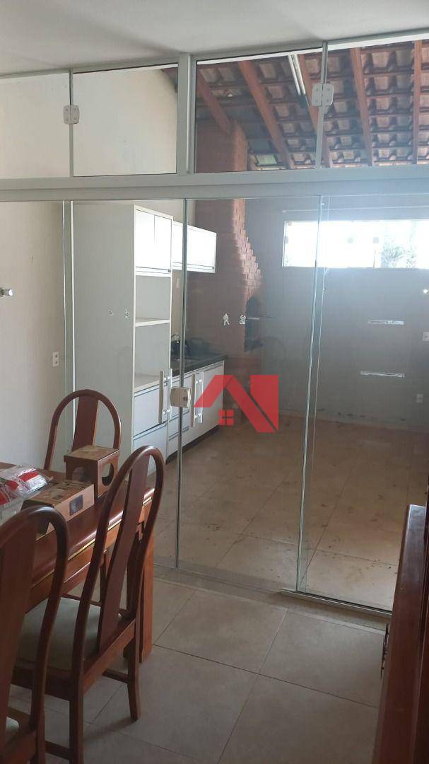 Casa à venda com 2 quartos, 200m² - Foto 5