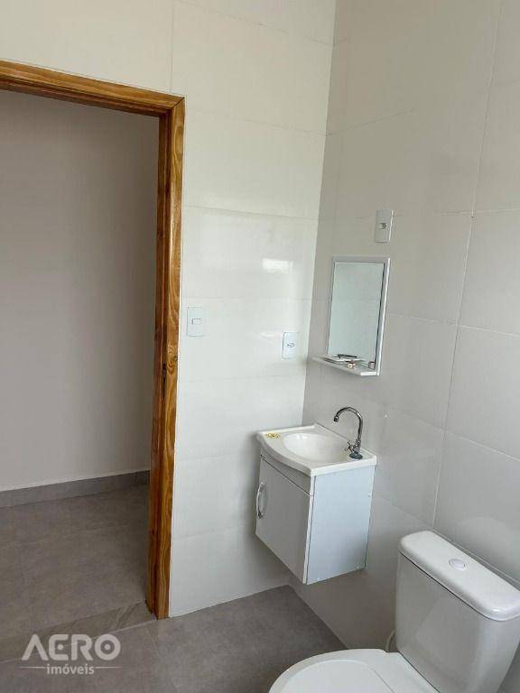 Casa à venda com 2 quartos, 90m² - Foto 12