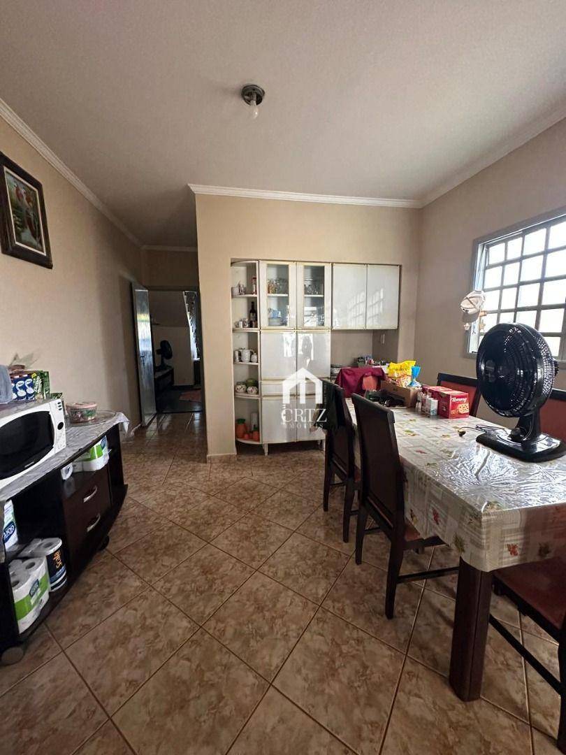 Casa, 3 quartos, 170 m² - Foto 2