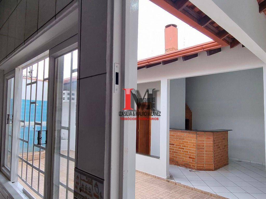 Casa para alugar com 3 quartos, 200m² - Foto 24