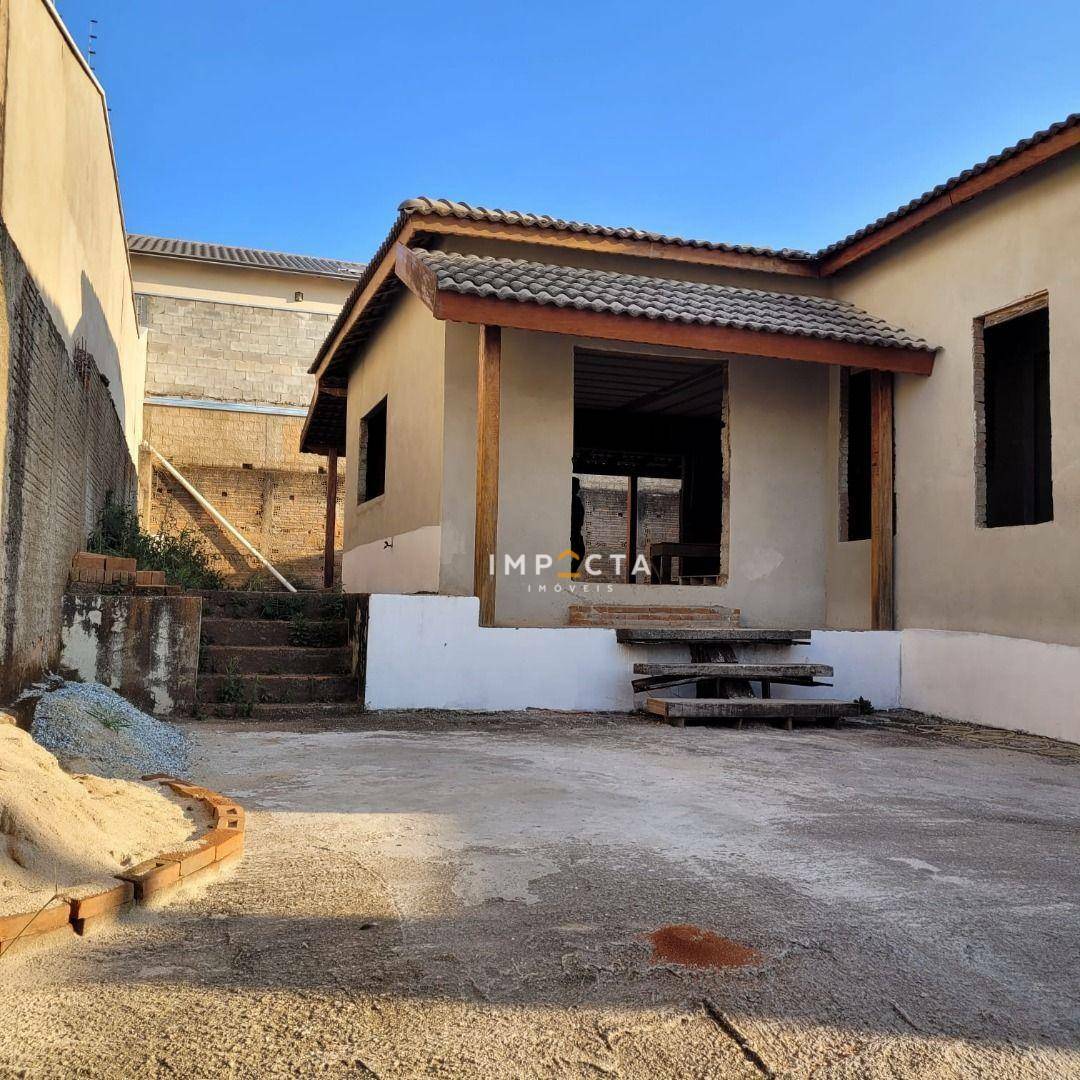 Casa à venda com 2 quartos, 318m² - Foto 2