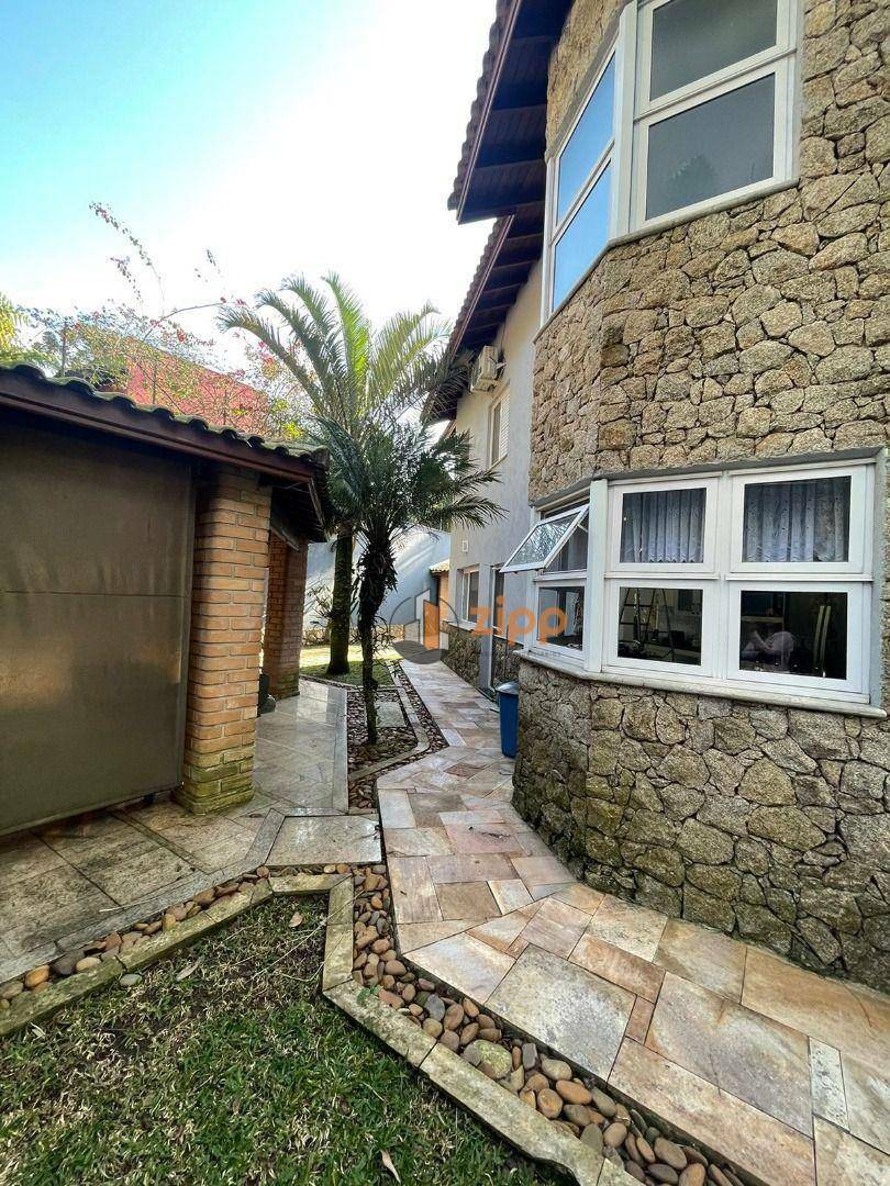 Casa à venda com 4 quartos, 560m² - Foto 28