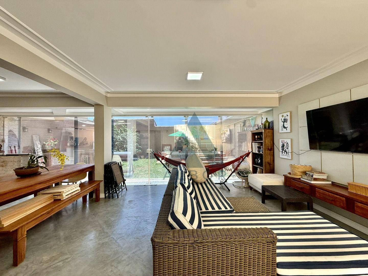 Casa, 4 quartos, 221 m² - Foto 2