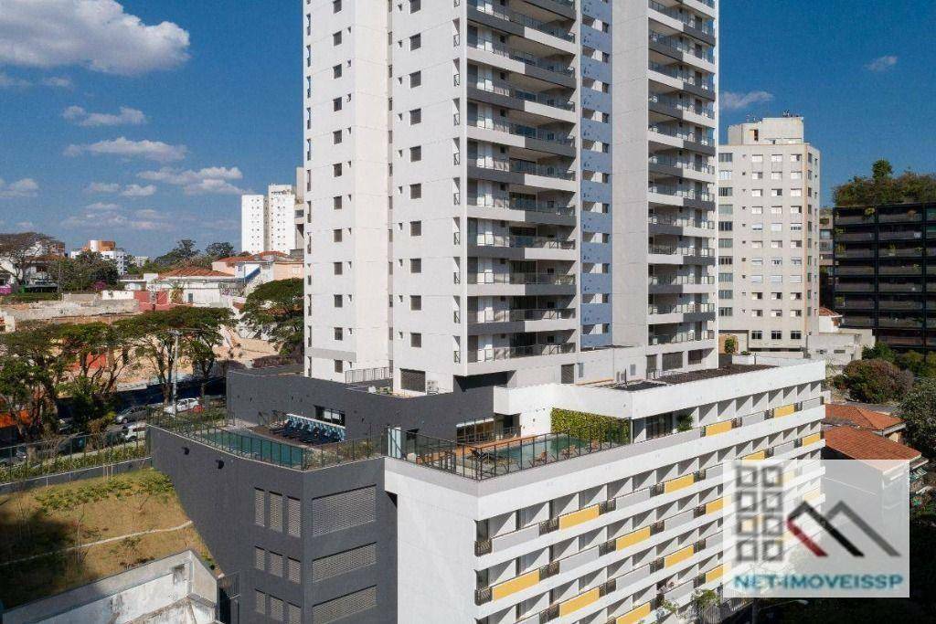 Apartamento à venda com 3 quartos, 150m² - Foto 2