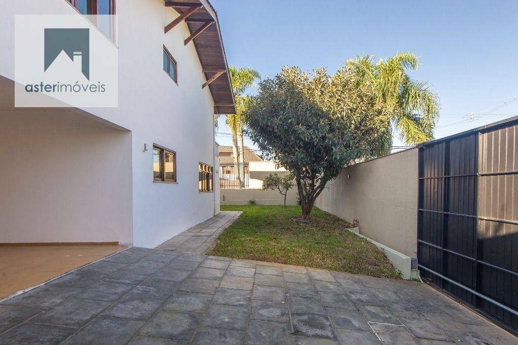 Casa à venda com 3 quartos, 272m² - Foto 9