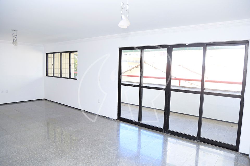 Apartamento à venda com 4 quartos, 176m² - Foto 2