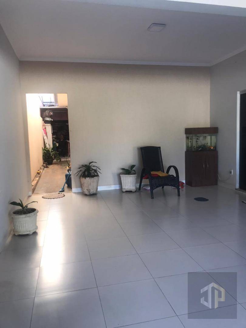 Casa à venda com 3 quartos, 198m² - Foto 2