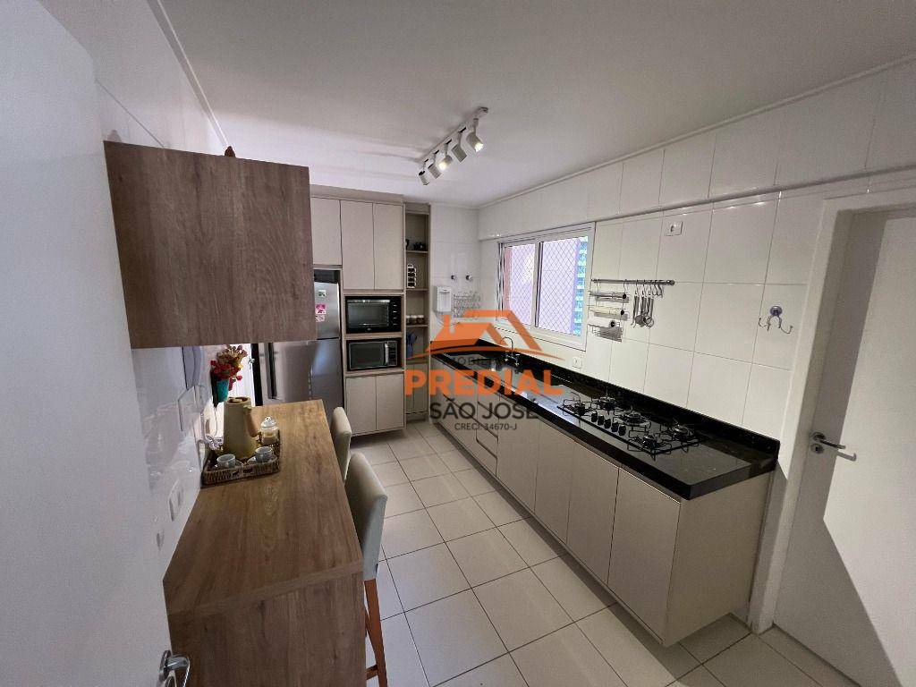 Apartamento à venda com 3 quartos, 122m² - Foto 9