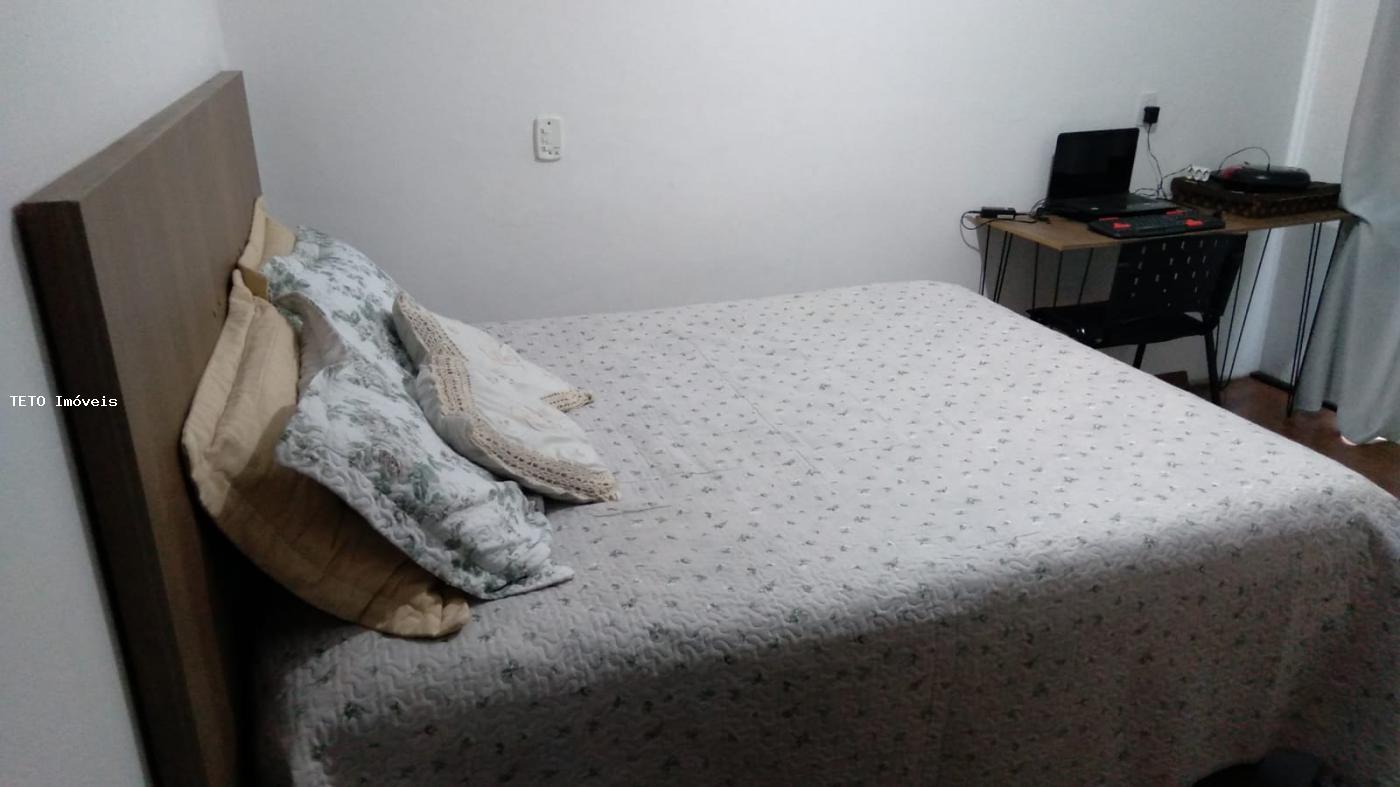 Casa à venda com 3 quartos, 200m² - Foto 32