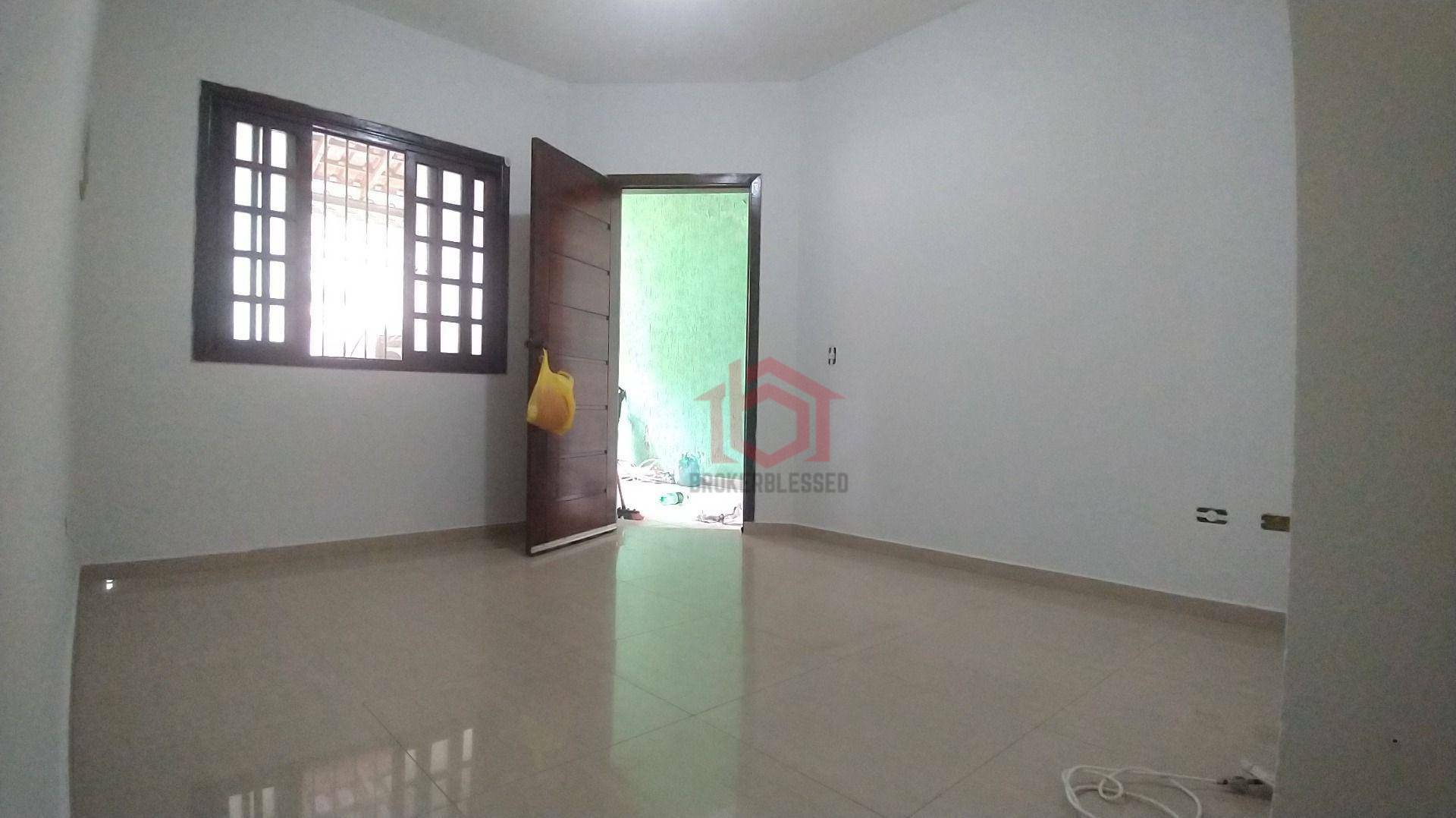 Casa à venda com 2 quartos, 70m² - Foto 1