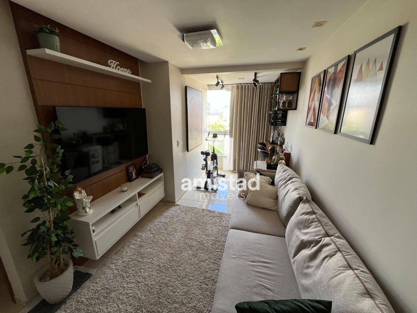 Apartamento à venda com 2 quartos, 63m² - Foto 4