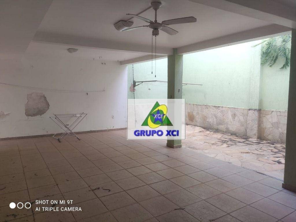 Casa à venda com 3 quartos, 189m² - Foto 2