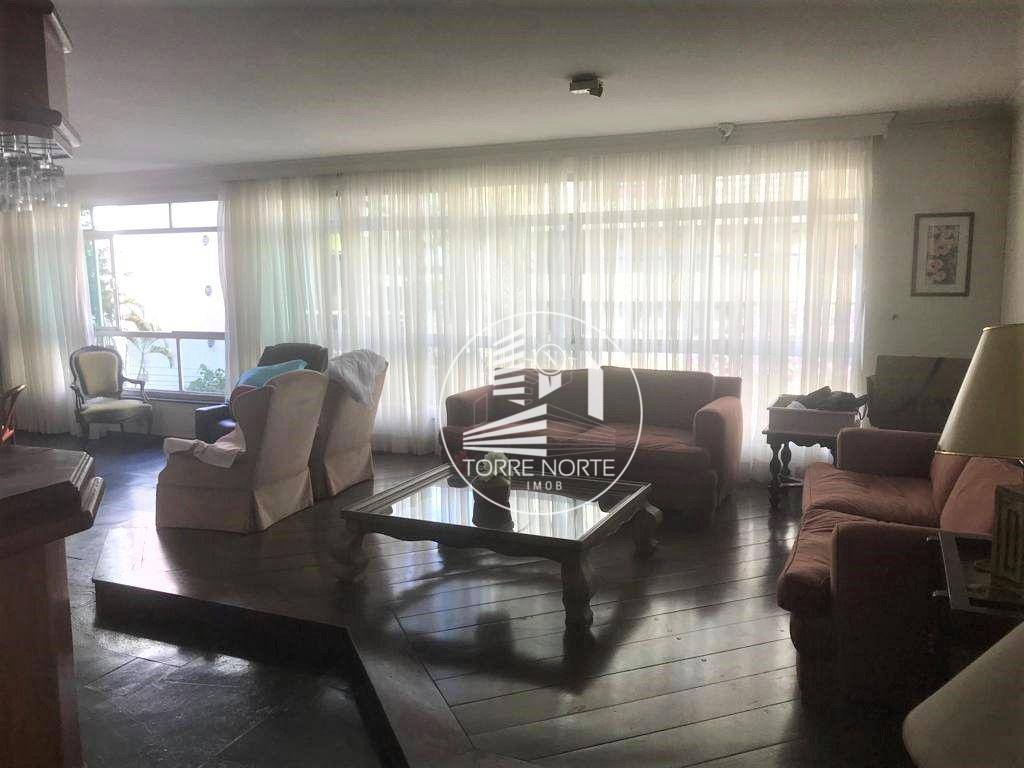 Apartamento à venda com 3 quartos, 240m² - Foto 2