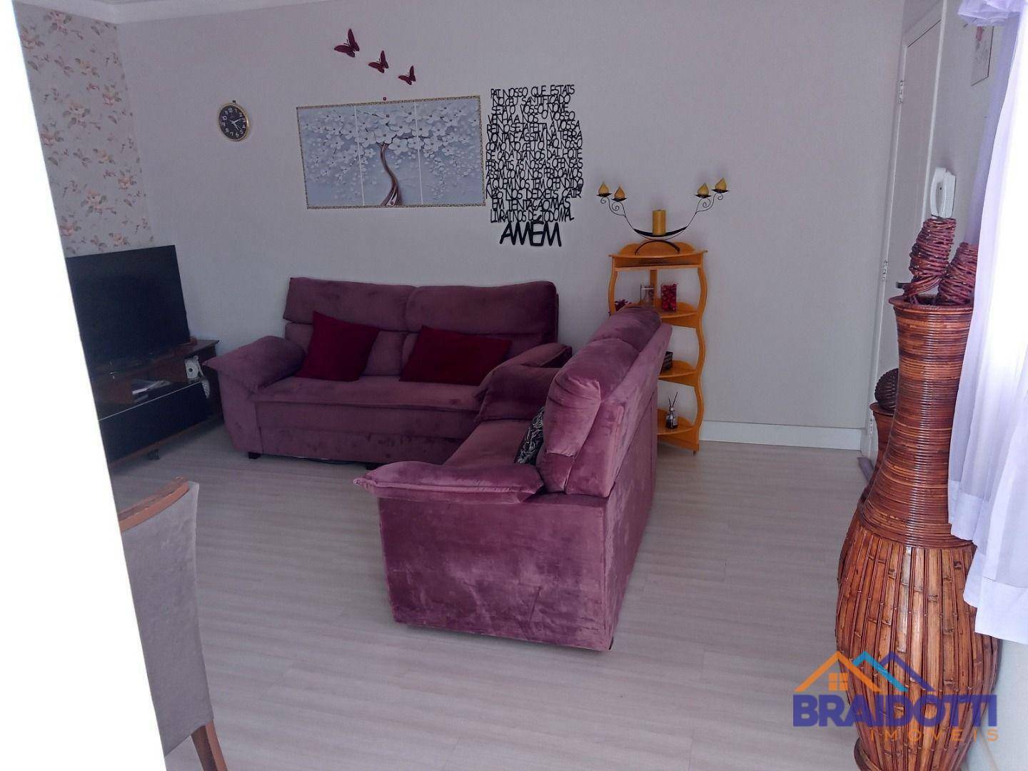 Apartamento à venda com 2 quartos, 70m² - Foto 3