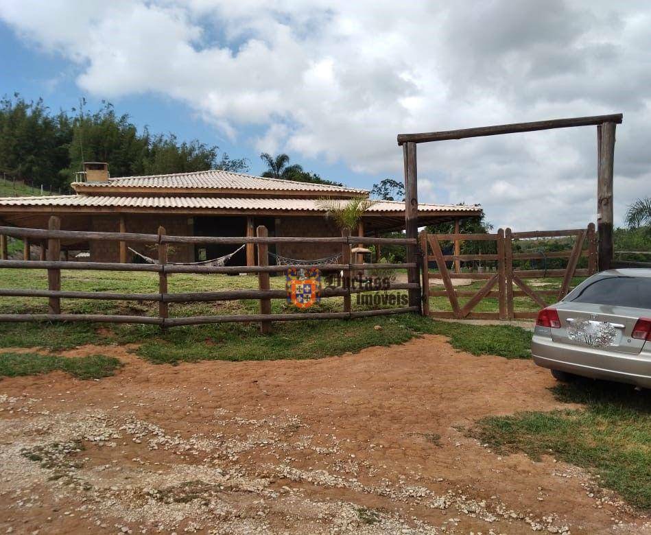 Chácara à venda com 3 quartos, 400m² - Foto 1