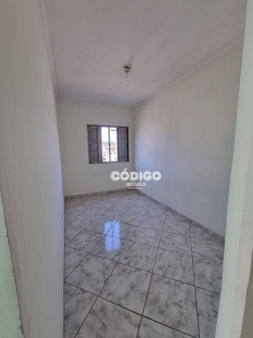 Casa para alugar com 2 quartos, 100m² - Foto 2