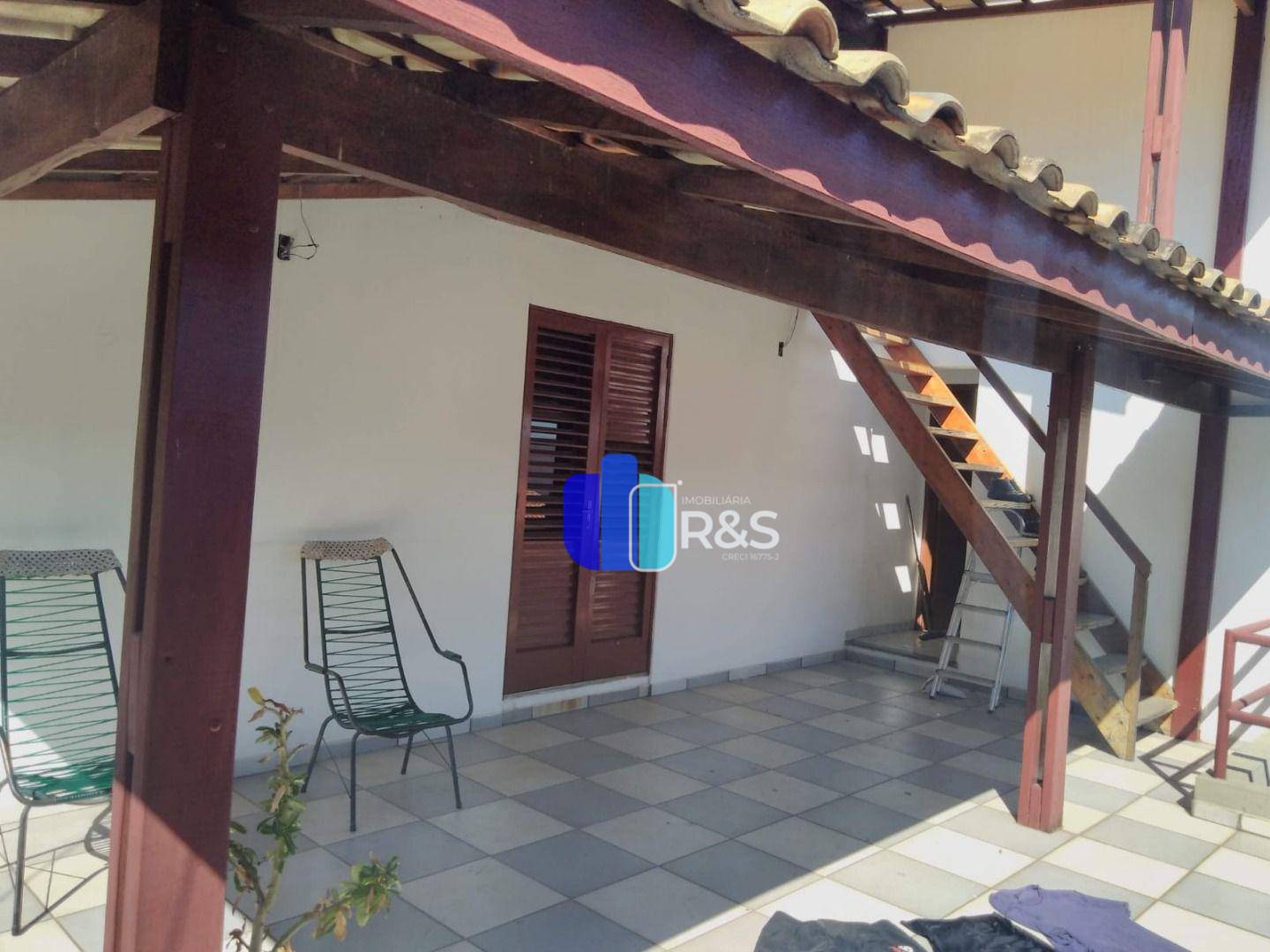 Casa à venda com 3 quartos, 338m² - Foto 8