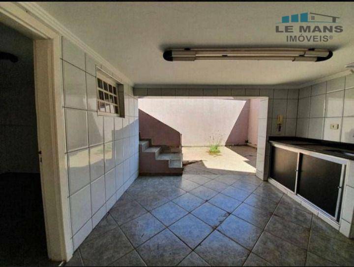 Casa à venda com 2 quartos, 140m² - Foto 3