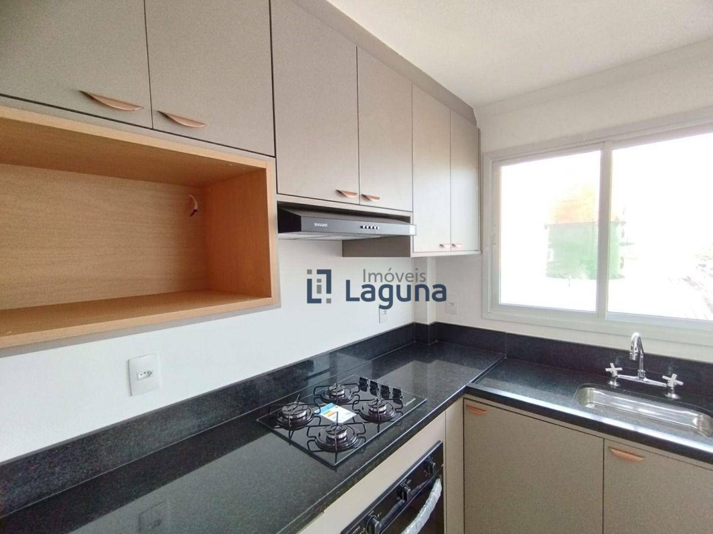 Apartamento para alugar com 1 quarto, 65m² - Foto 9