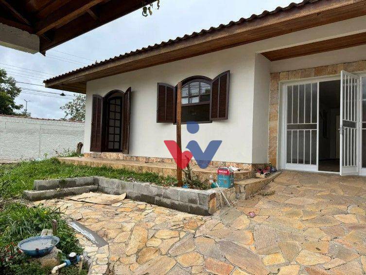 Casa à venda com 3 quartos, 170m² - Foto 1