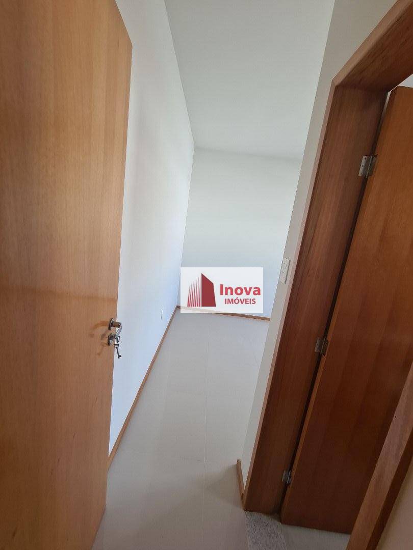 Apartamento à venda com 2 quartos, 75m² - Foto 11