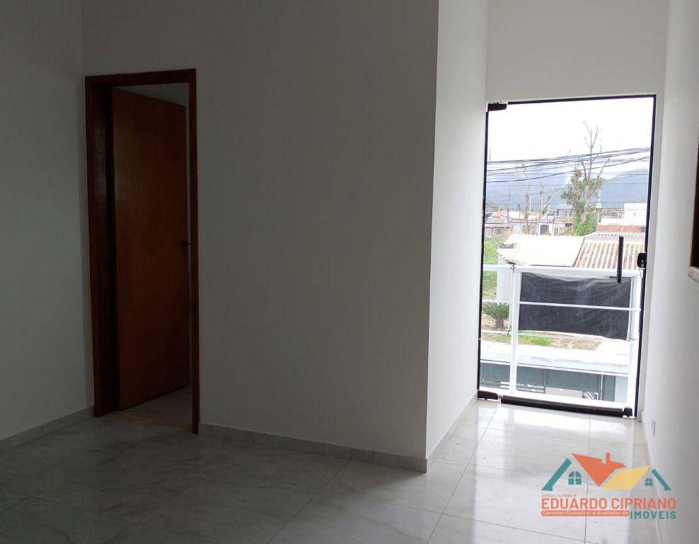 Casa à venda com 2 quartos, 84m² - Foto 4