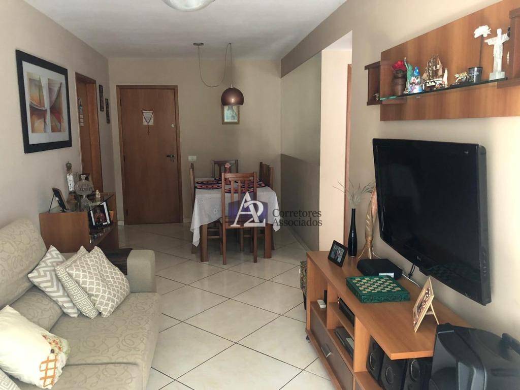 Apartamento à venda com 2 quartos, 67m² - Foto 2