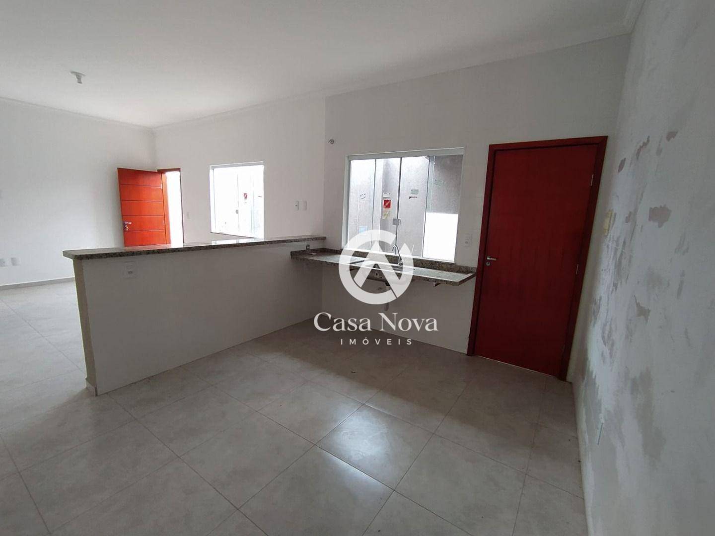 Casa à venda com 2 quartos, 60m² - Foto 2